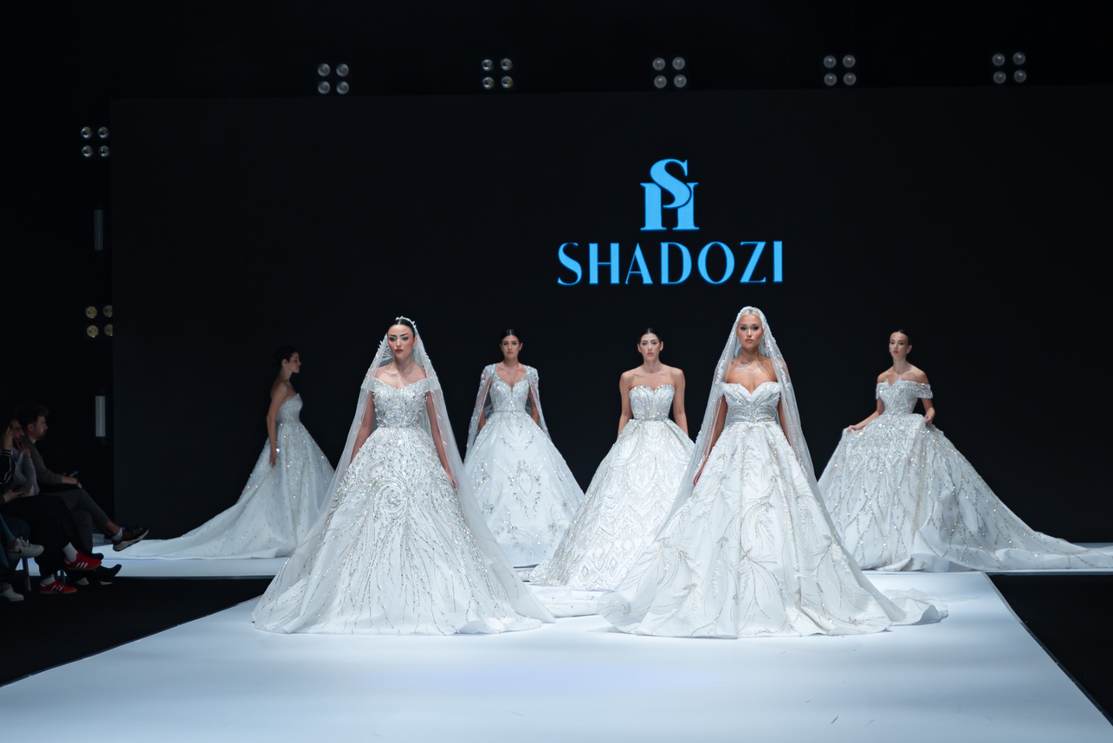 IF Wedding Fashion İzmir podyumlarında defileler sürüyor