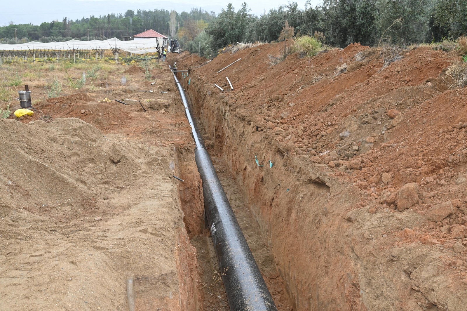 MASKİ Genel Müdür Yardımcısı Avşar, Alaşehir içme suyu isale hattı çalışmalarını incelendi