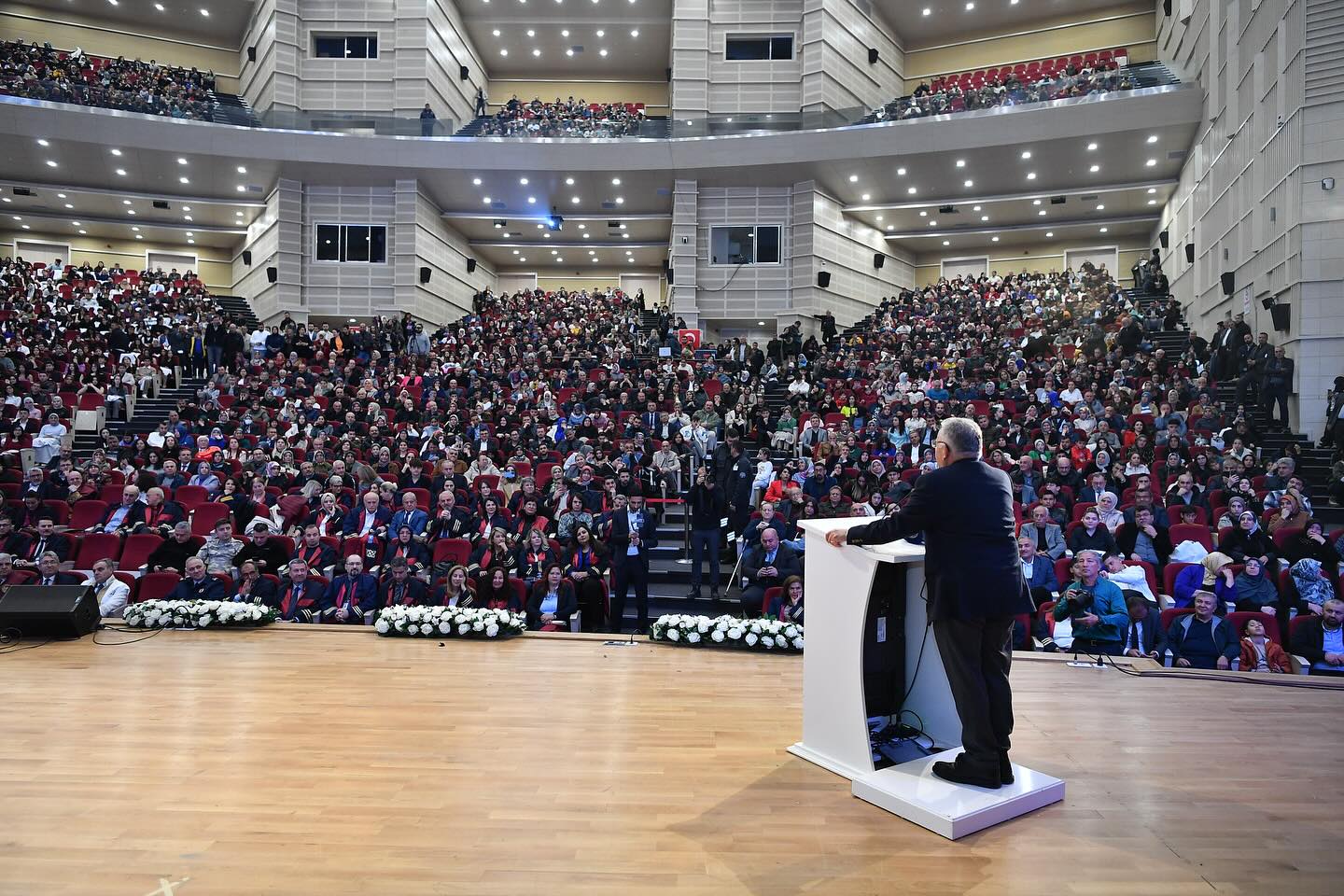 Başkan Büyükkılıç, Erciyes Üniversitesi Tıp Fakültesi’ndeki törene katıldı