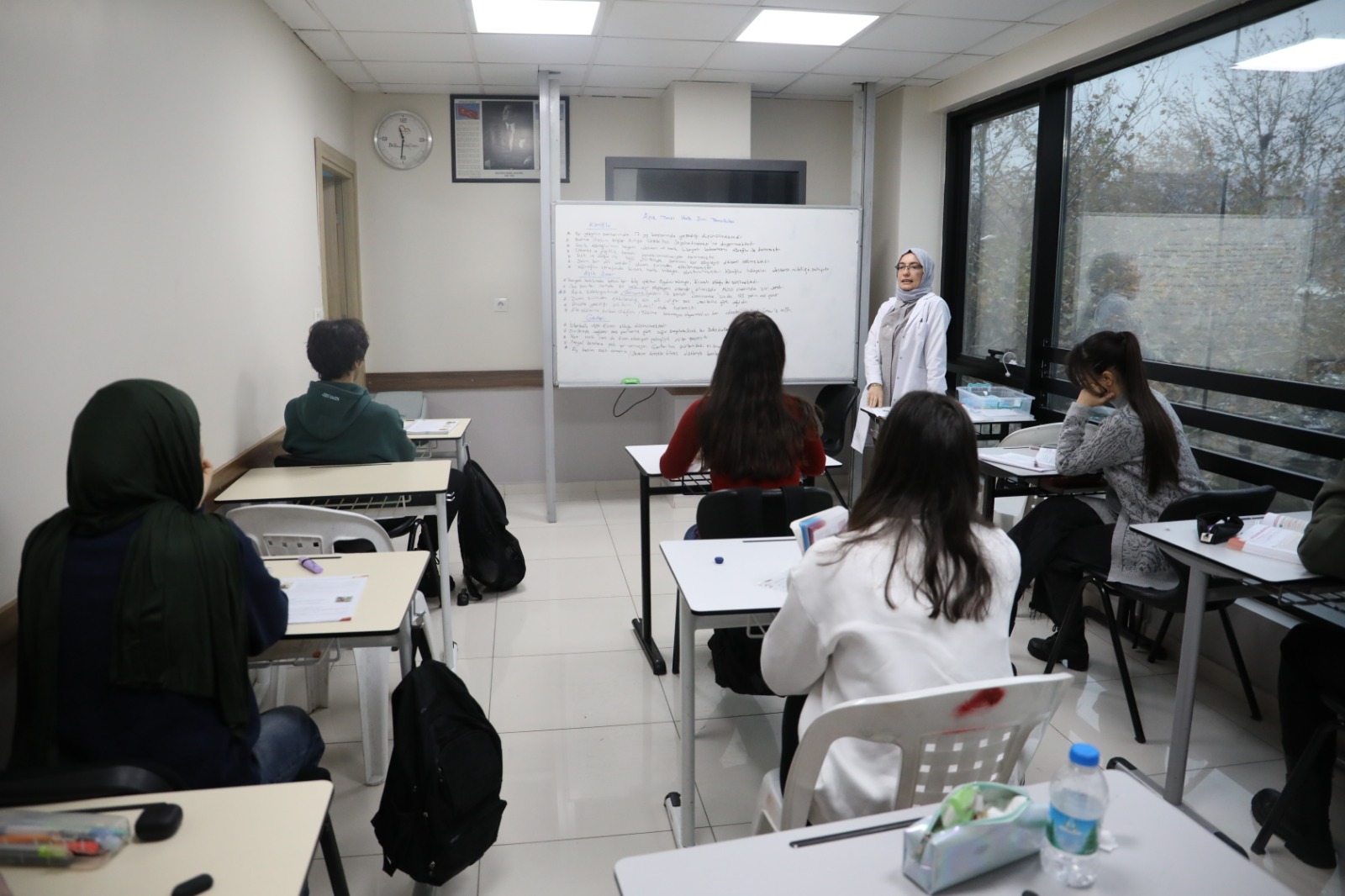 İzmit Belediyesi Çınar Akademi’nin eğitimleri devam ediyor