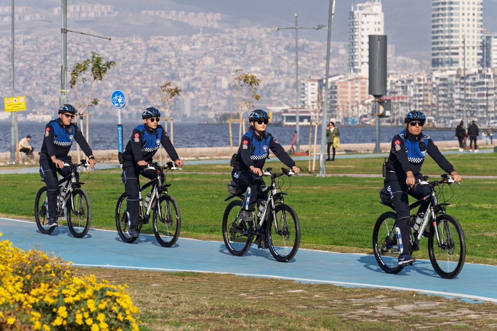 İzmir’de bisikletli zabıtadan denetim