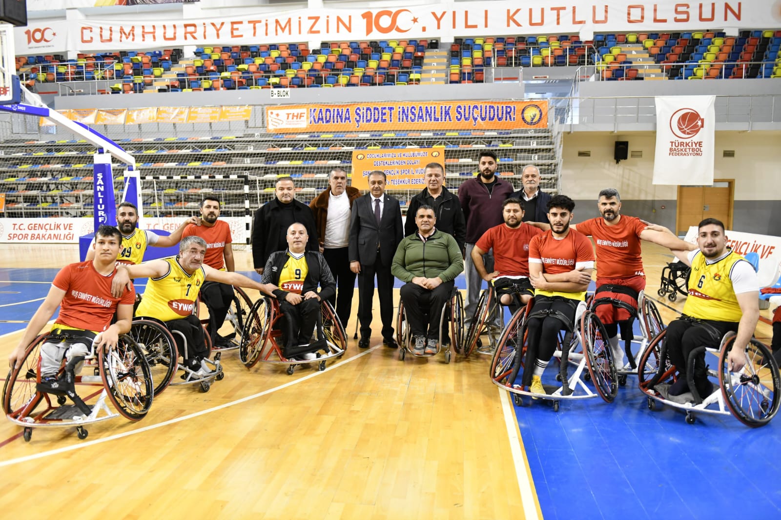 Vali Şıldak, Muş maçında Şanlıurfalı sporculara desteğini sürdürdü