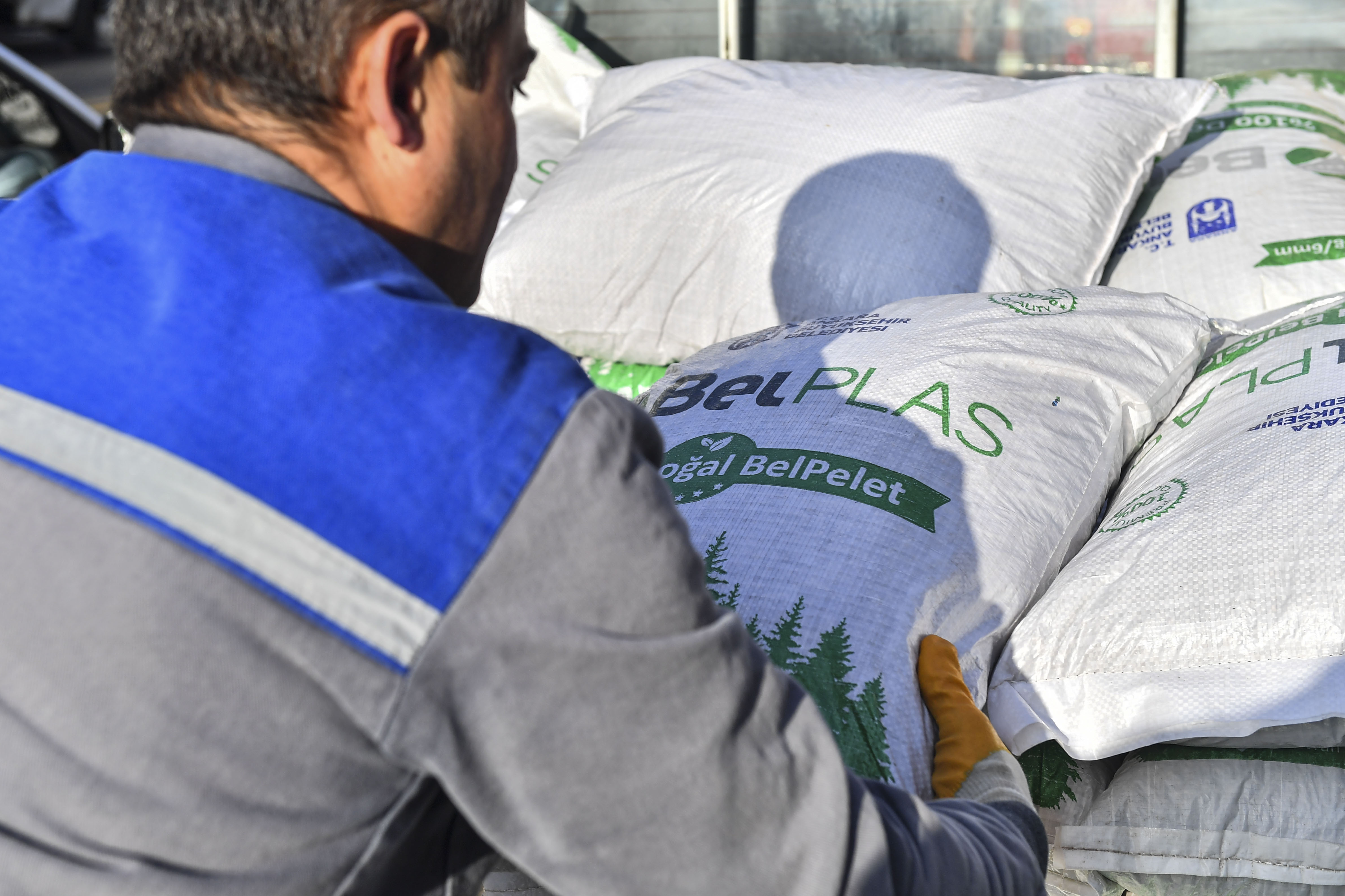 Ankara Büyükşehir Belediyesi pelet ve pelet sobası desteğine başladı