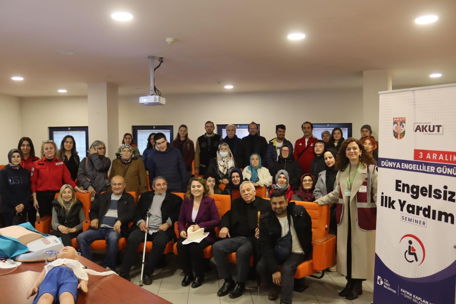 İzmit’te “Engelsiz İlk Yardım Semineri” düzenlendi