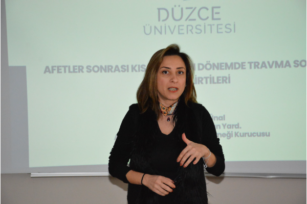 Düzce Üniversitesi’nden “Afet Psikolojisi” konferansı