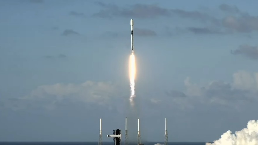 SpaceX ve Blue Origin astronotları Ay’a götürme planlarını NASA’ya sundu