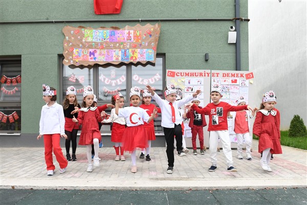 Osmangazi Belediyesi kreşlerinde Cumhuriyet Bayramı coşkusu