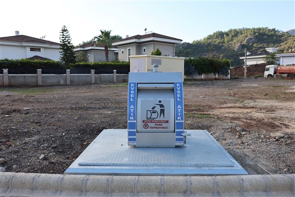 Marmaris’te yeraltı çöp konteyneri sistemi başladı