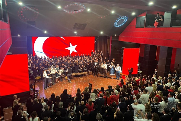 Anabilim Eğitim Kurumları sahnesinde Cumhuriyet destanı bir kez daha hayat buldu