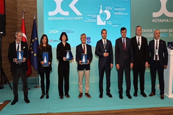 Kütahya’da “Toprak, Ateş, Gelecek” temalı uluslararası konferans kapanış etkinliği yapıldı