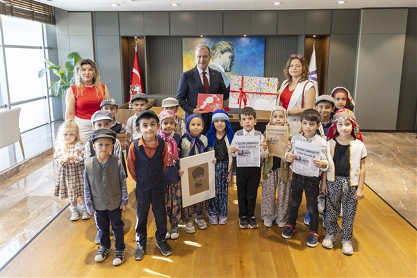 Dr. Kamil Tarhan İlkokulu öğrencilerinden Başkan Seçer’e ziyaret