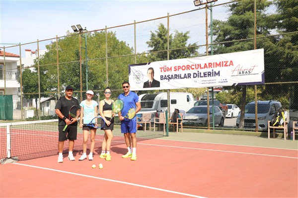Tenis severler Dalaman’da buluştu