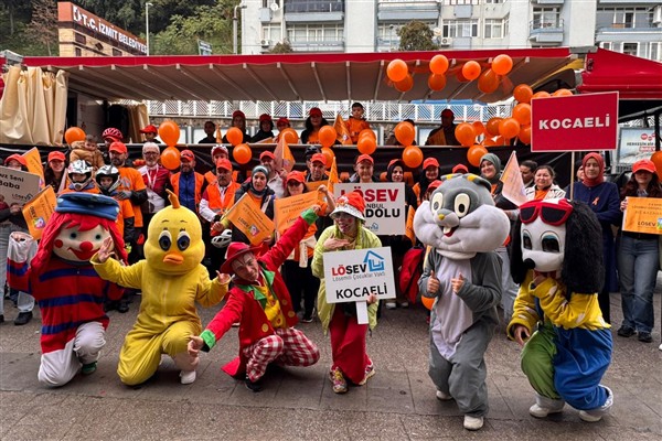 LÖSEV’den Kocaeli ve Sakarya’da farkındalık korteji