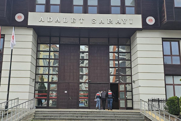 Rize’de uyuşturucu suçundan aranan hükümlü yakalandı