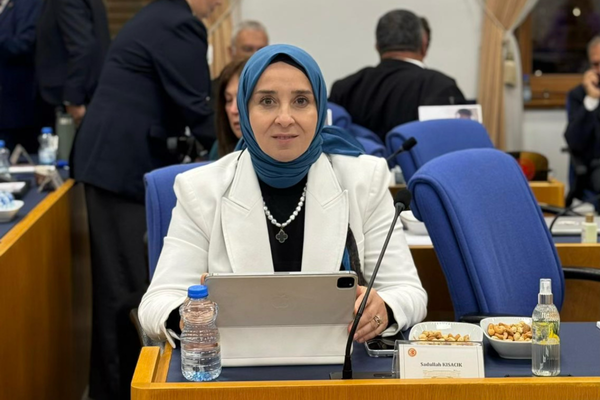 Esen: Bu ülkenin çocuklarının açlık ve zorbalık riskinden kim sorumlu?