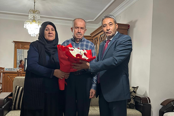 Hür Eğitim-Sen Bursa’dan şehit ailesine ziyaret