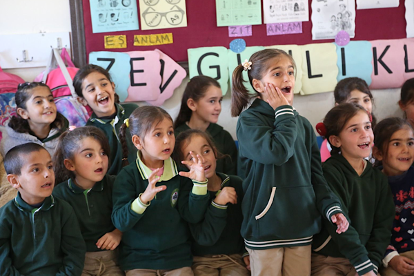 Büyükşehir’den çocuklara Hacivat-Karagöz gösterisi