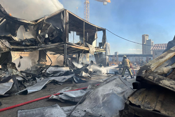 Bayraklı’daki yangın, itfaiyenin müdahalesiyle kontrol altına alındı