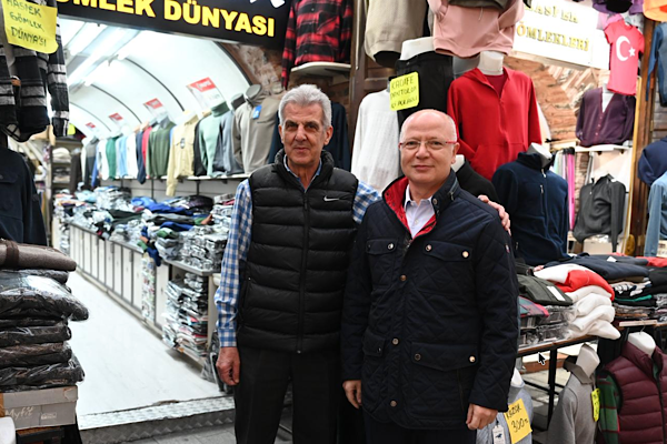 AK Parti Bursa İl Başkanı Davut Gürkan, çarşı esnafıyla buluştu