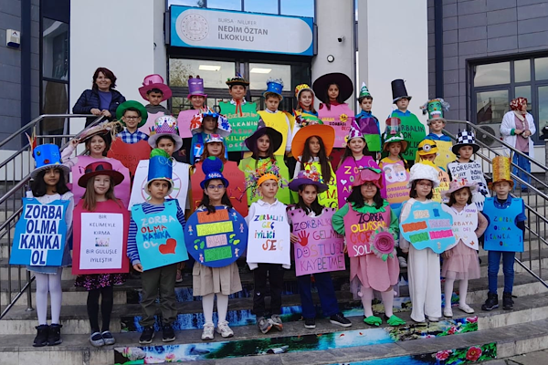 Nilüfer’de öğrencilerden akran zorbalığına karşı farkındalık etkinliği