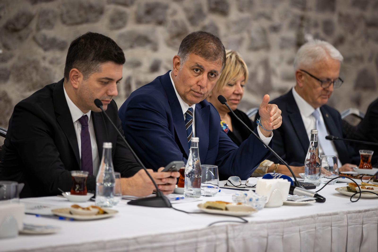 Başkan Tugay: Kaynaklarımızı çöp bertaraf tesislerine ayıracağız