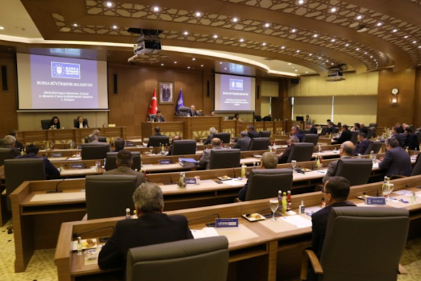 Büyükşehir Meclisi’nde bürokrat krizi ve virüslü fide tartışması