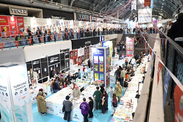 İnegöl’de  Kitap Günleri devam ediyor