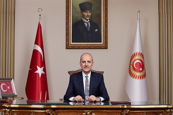 Kurtulmuş, akademisyen ve öğrencilerle bir araya geldi