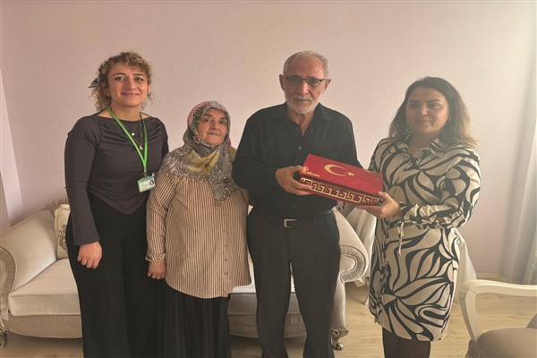 İzmit Belediyesi’nden Derince’de Kıbrıs Gazilerine ziyaret