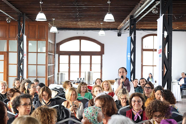 İzmir’de toplumsal cinsiyet eşitliği için STK buluşması