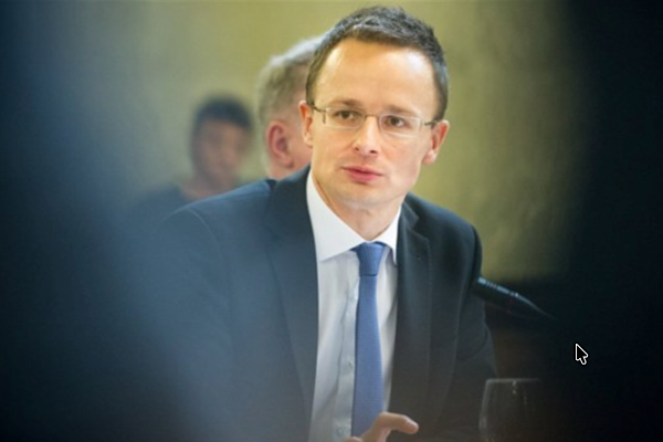 Szijjarto: Brüksel’in aşırı ideolojik dış politikası Avrupa’yı izole ediyor