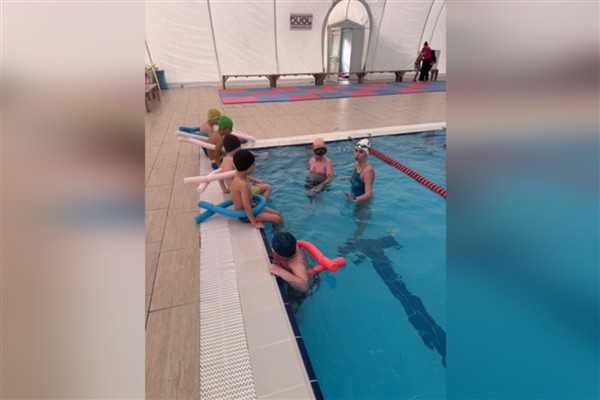 İzmit Belediyesi’nin “Engelsiz Kulaçlar” projesi