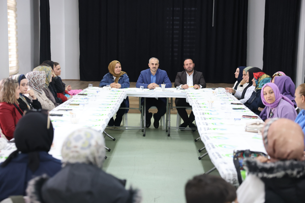 Başkan Çiftçi, kursiyer ve velilerle bir araya geldi