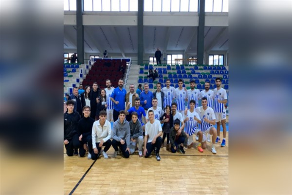 Karacabey Belediyespor Erkek Voleybol Takımı, İnegöl Belediyespor’u mağlup etti