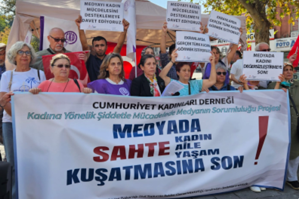 Cumhuriyet Kadınları Derneği’nden 25 Kasım etkinliği