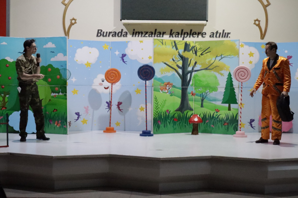 İzmit Belediyesi’nden Çocuk Hakları Gününe özel tiyatro