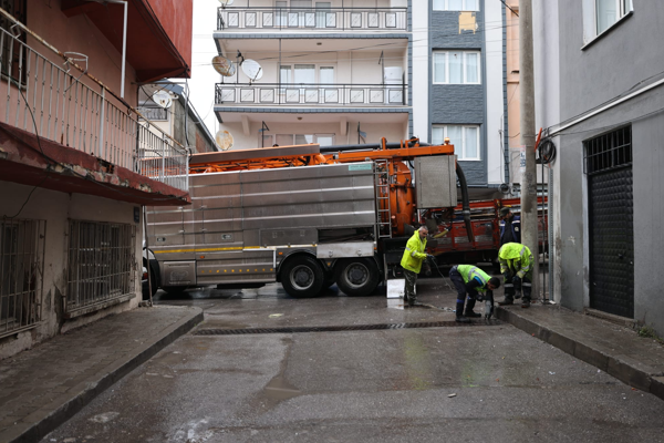 İzmir’de yağışlara karşı önlemler artırıldı