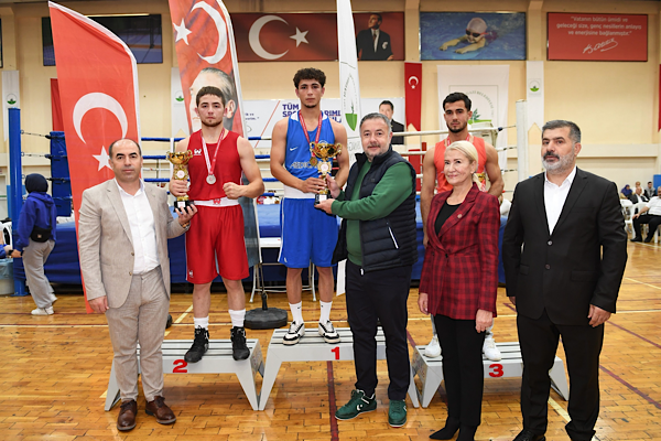 Cumhuriyetin 102’nci Yılına Özel Boks Turnuvası Osmangazi’de yapıldı