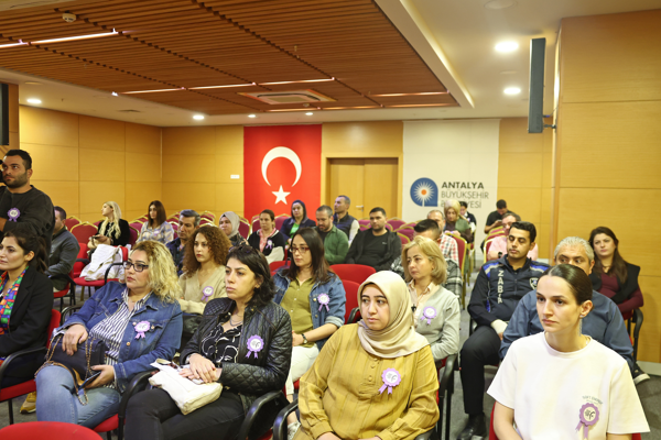 Antalya’da kadına yönelik şiddete karşı eğitim ve sergi
