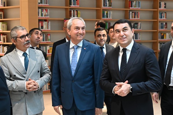 Antalya Kütüphanesi’nde “Azerbaycan Seçkileri” bölümü açıldı