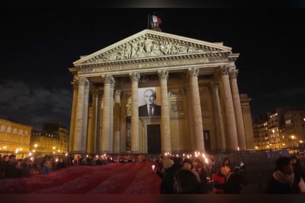Fransa genelinde artan kadın cinayetleri Paris’te protesto edildi
