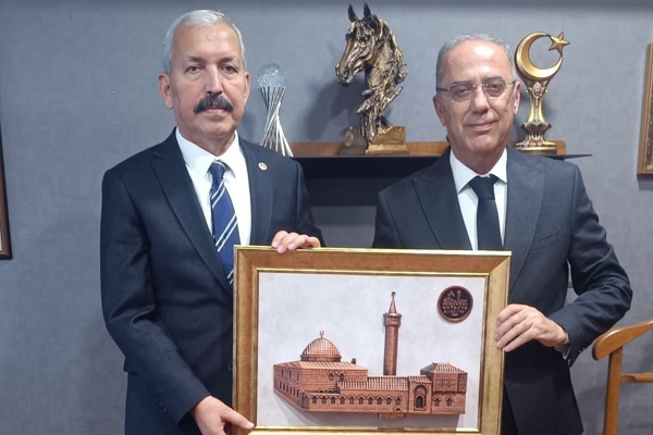 Başkan Yapar, AK Parti Hatay Milletvekili Karahan’ı ziyaret etti