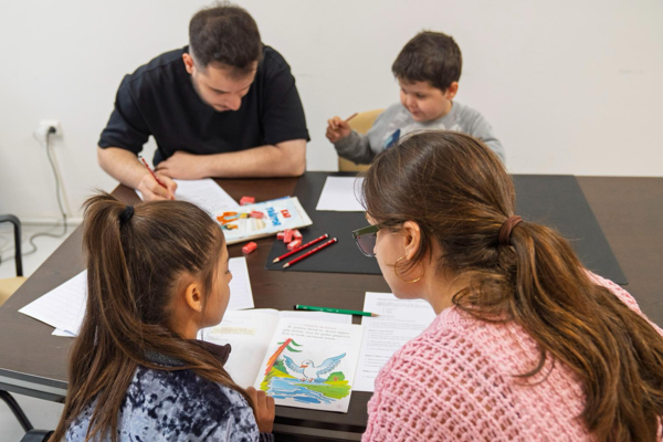 “Renkli Harfler” projesinde ders zili çaldı