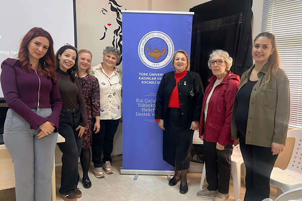 İzmit’te “Güçlü Kadın Güçlü Toplum” projesinin ilk eğitimi gerçekleştirildi