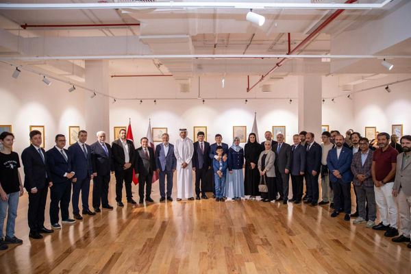 Adil-i Mutlak Hat Eserleri Sergisi Katar’a taşındı