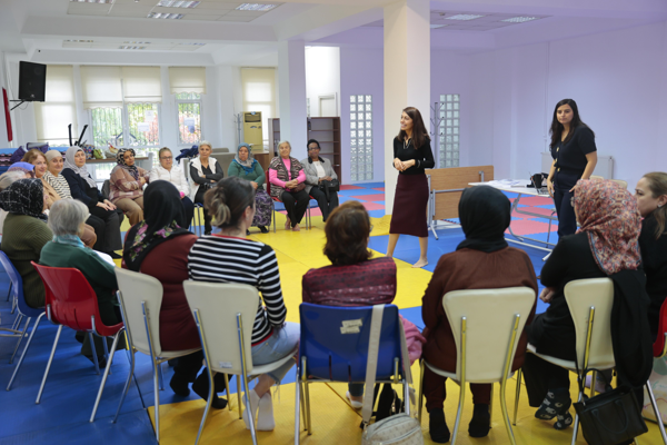 Konak’ta kadınlara yönelik etkinlikler düzenleniyor