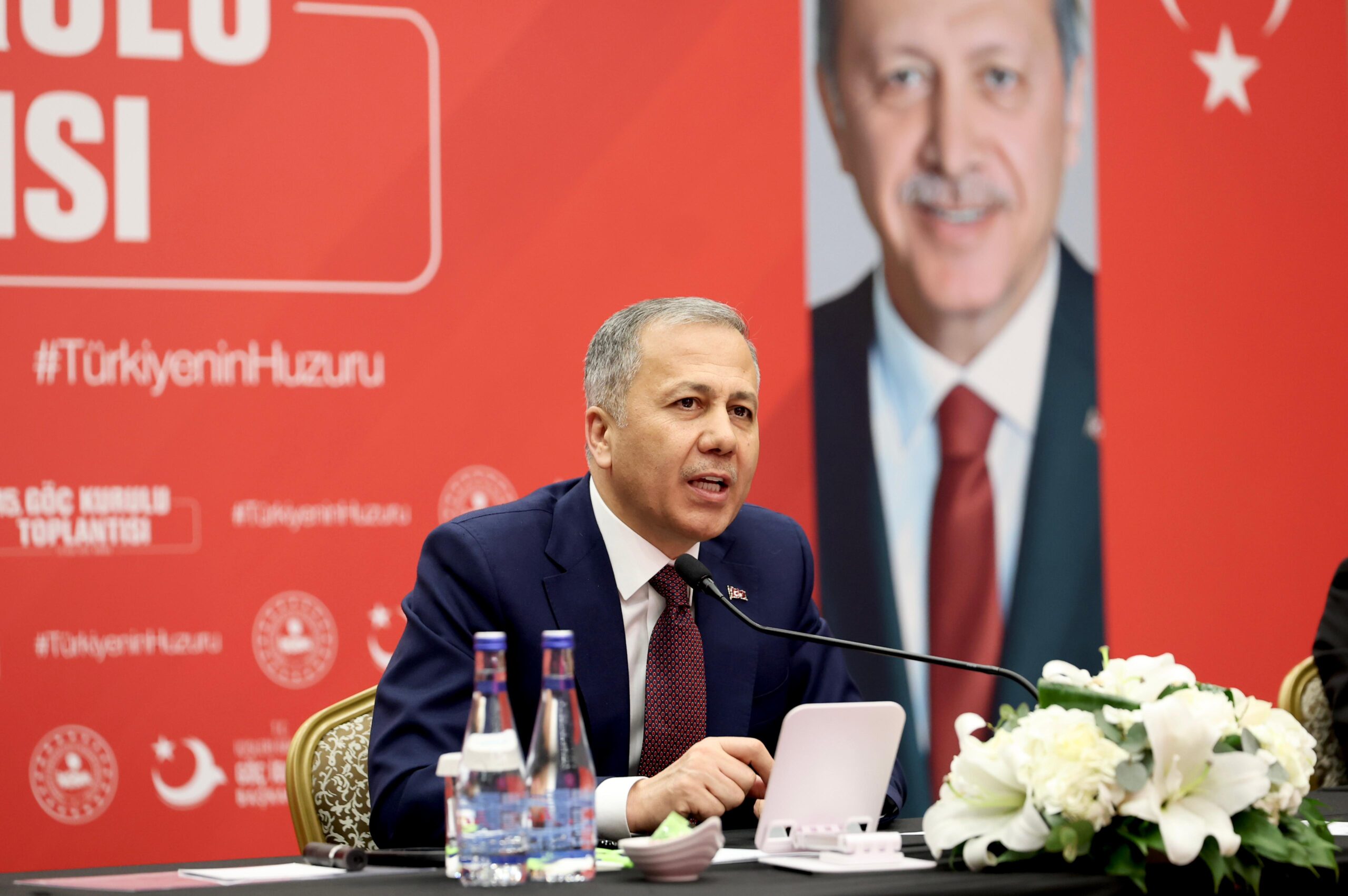 Bakan Yerlikaya: Makas atarak trafik güvenliğini hiçe sayan sürücü yakalandı