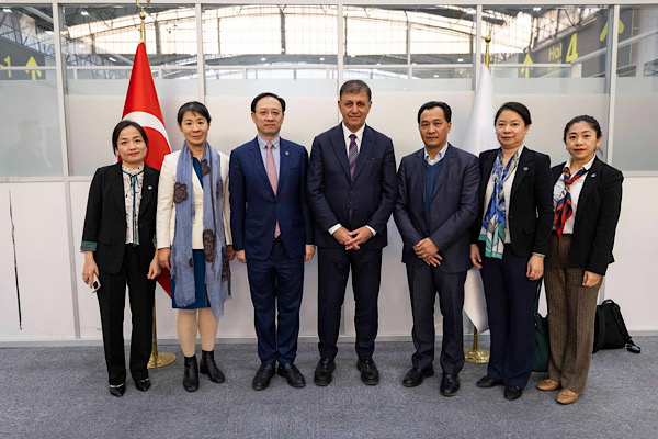 İzmir’in yaşam boyu öğrenme politikaları Çin’e model oldu