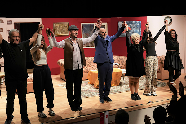 “Babam Geri Döndü” Tiyatro oyunu Keçiören’de sahnelendi