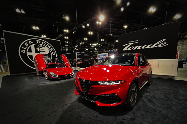 Alfa Romeo, 33 Stradale ve Tonale modellerini sergiledi